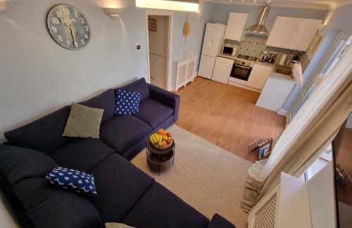 Staines Apartment | 28 ExcellentStays - Heathrow - 5 Bedroom House
