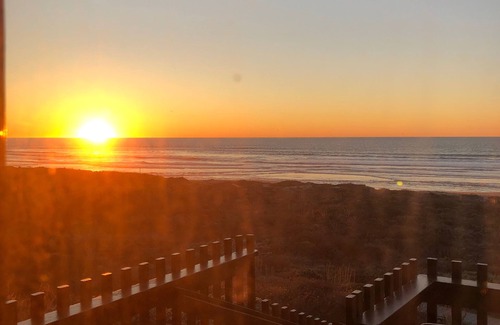 Castroville House | 28 Sec Walk to Beach: Steam shower, Lululemon Mirror, Power Outage-Free Living