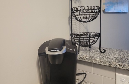 Bel Aire House | 29-day min stays, In-unit laundry, and reliable WiFi. Corporates stays welcome