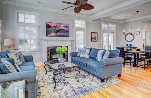 Ocean Point House | 29 Ocean Point | AvantStay | Luxe Kitchen, Balcony