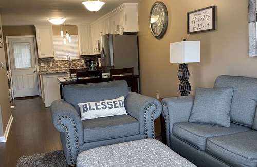 Jasper House | 295 is 5 minutes from dam with boat launch and tritoon boat for rent.