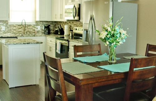 Jasper House | 295 is 5 minutes from dam with boat launch and tritoon boat for rent.