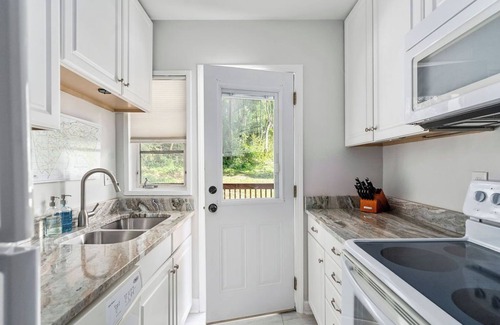 Aiken House | 2B1B Steps from the Golf Course, Historic Downtown