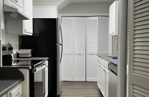 Huntsville Condo | 2BD-2BA Mid-City Condo