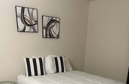 St. Andrews Apartment | 2Bd Apartment Near Interstate 15 Mins to Almost Anywhere