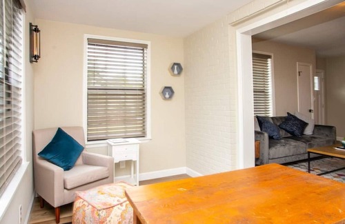 Pensacola Cottage | 2Bd Emerald Coast Cottage Near Downtown Pensacola & Naval Air Station