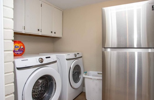 Pensacola Cottage | 2Bd Emerald Coast Cottage Near Downtown Pensacola & Naval Air Station