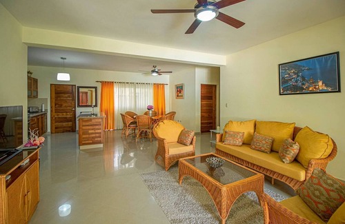 ProCab Apartment | 2BD groundfloor apt in central Cabarete, steps from beach, pool/cable TV/WiFi/AC