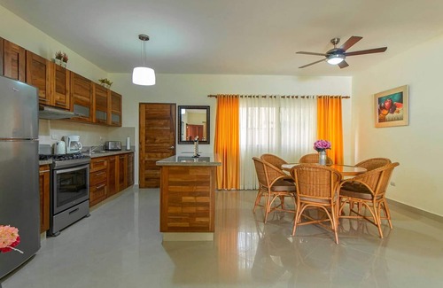 ProCab Apartment | 2BD groundfloor apt in central Cabarete, steps from beach, pool/cable TV/WiFi/AC