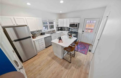 Elkhart House | 2BD Home | Close to Downtown Elkhart | 30m to ND