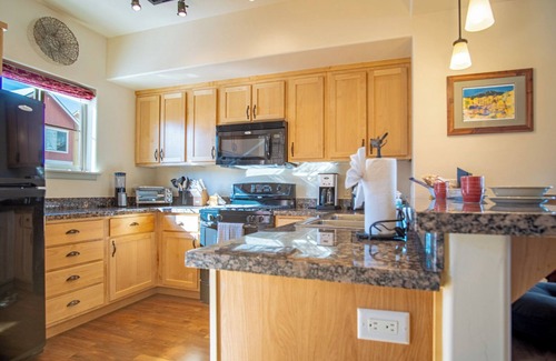 Hailey Condo | 2BD Sweetwater Condo - Community Park, Pool + Hot Tub