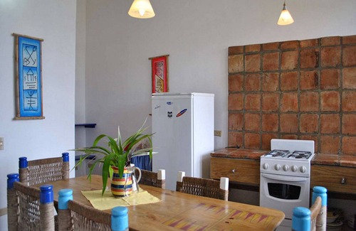 ProCab House | 2BD treehouse in lush tropical settings, near restaurants/shops/beach