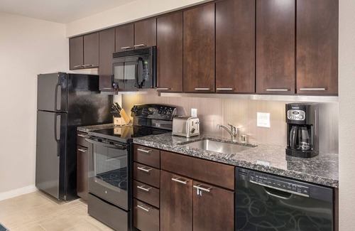 Las Vegas Condo | 2BD/Vegas - Private Living Room and Kitchen in your Condo!