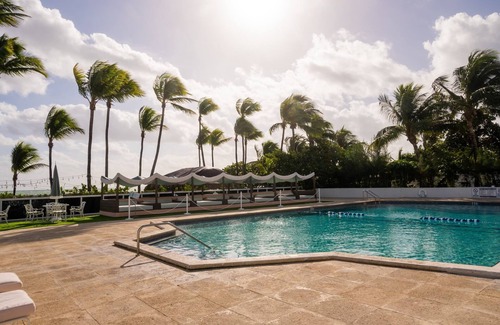 La Gorce Apartment | 2bd2bth Partial Ocean view Ste w/balcony, Pool, nearby dining, beach access
