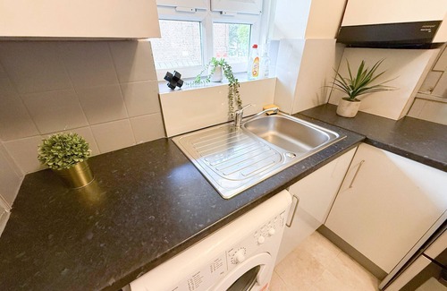 White City Apartment | 2BDR flat w. Balcony | Hammersmith, Shepherds Bush