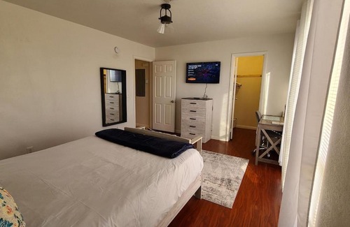 Sunrise Manor Apartment | 2bed 1 bath condo near Nellis afb & the strip