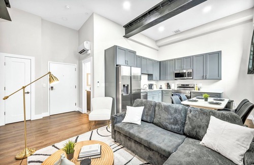 Cleveland Apartment | 2Bed 1Bath 10 Min to DT Ping Pong