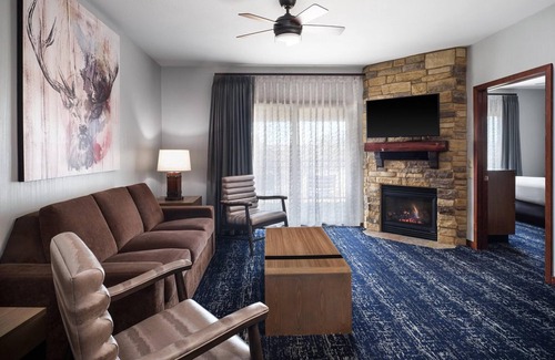 Lake Delton Resort | 2Bed/2Bath Deluxe Suite in our Dells Resort w/Access to Wilderness Territory!