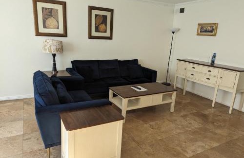 Ocean Park Apartment | 2Bedroom with Den and 2BA 4 Blocks to Santa Monica Beach