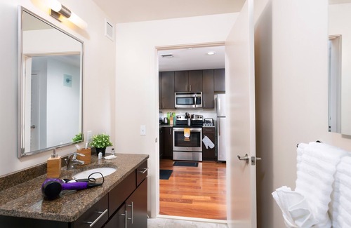 Center City West Apartment | 2br/1ba Apartment Near Rittenhouse Square 2 Bedroom Apts by RedAwning