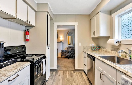 Garden District Cottage | 2BR/1BA Cute 1910 Cottage - Walk Downtown!