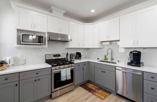 Excelsior Apartment | 2BR 2BA in Excelsior District w Parking