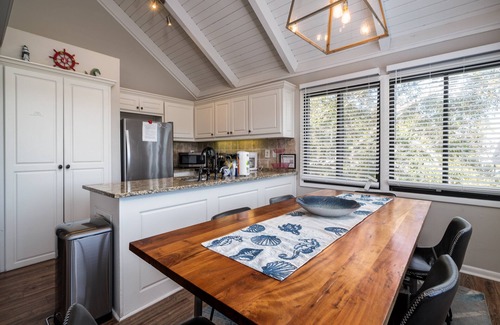 Seabrook Island Cottage | 2BR/2BA + Loft Cottage! Close to Beach! Golf Course Views! Amenity Cards Available!