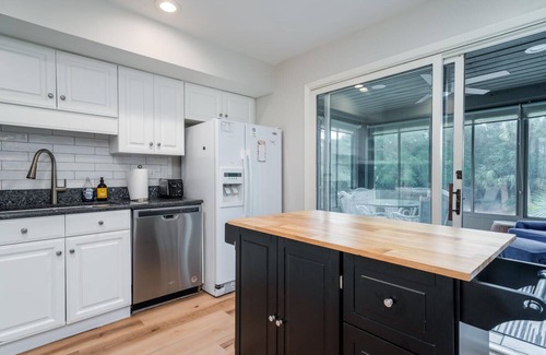 Spinnaker Beachhouses House | 2BR/2BA Spinnaker! Great Beach Location! Amenity Cards! Pet Friendly!