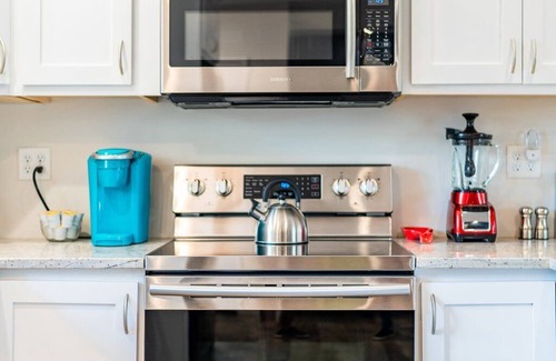 Casa Solariega House | 2br-2bath/king bed/washer-dryer/10 min from U of A