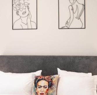 Kypseli Apartment | 2BR Apt Access To Rooftop with Sauna & Jacuzzi