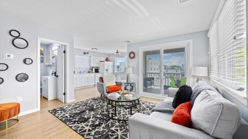 North End House | 2BR Beach Escape - Walk to Boardwalk - Parking