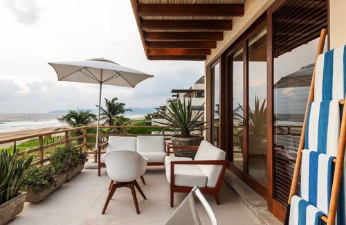 Ixtapa Villa | 2BR Beachfront Villa + Pool, Style & Sea Views