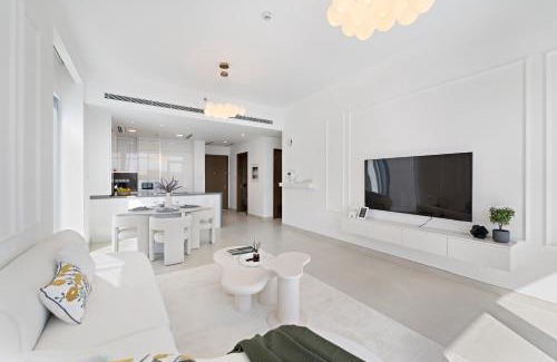 Al Safa Apartment | 2BR Canal Front B3, Waterfront Views