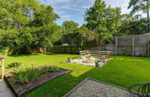 Rosewood House | 2BR Cottage - Minutes from USC