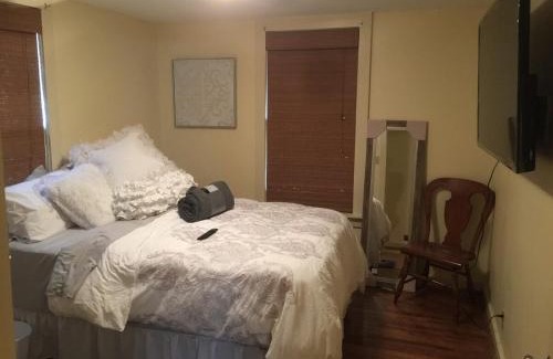 North Little Rock House | 2br home with patio near lakes and walking trails