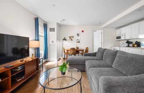 Theatre District Apartment | 2BR in Downtown Boston 8981