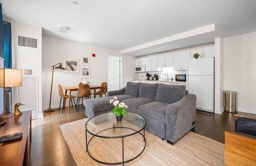 Theatre District Apartment | 2BR in Downtown Boston 8981