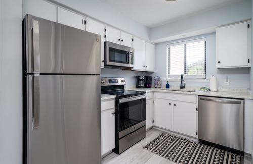 Seabrook Island House | 2BR Marsh Views! Walk to Tennis/Lake House! Neighborhood Pool! Pet Friendly! Amenity Cards!