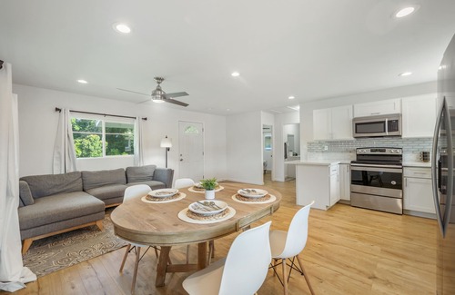 Wahiawa House | 2BR Oahu - Upto 4, WiFi, AC + Garage, Pet-friendly