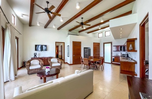 Pristine Bay Villa | 2BR Ocean View Villa at Las Verandas (1)