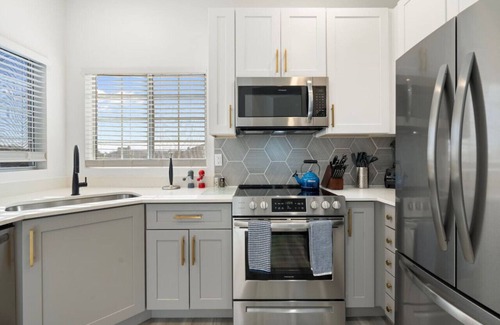 North Scottsdale Apartment | 2BR Resort Living: Gym, Pool & Sports Courts!