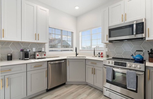 North Scottsdale Apartment | 2BR Resort Living: Gym, Pool & Sports Courts!