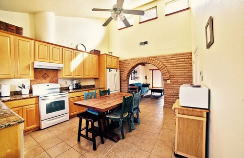 El Paso Apartment | 2BR Southwest Suite Amazing Views/Sunsets 5 min to Hueco Tanks