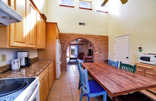 El Paso Apartment | 2BR Southwest Suite Amazing Views/Sunsets 5 min to Hueco Tanks