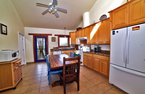 El Paso Apartment | 2BR Southwest Suite Amazing Views/Sunsets 5 min to Hueco Tanks