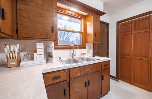 Lawrence Apartment | [2BR]The Mocha StayAwhile Retreat