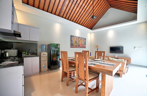 Nakula Villa | 2Br Villa in Central Legian Fast Internet + Pool
