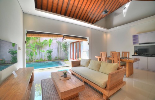 Nakula Villa | 2Br Villa in Central Legian Fast Internet + Pool