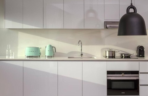 Sheikh Zayed Road Apartment | 2BR With Balcony Near World Trade Center Dubai