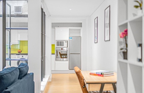 The City of London Apartment | 2BR with Patio in the Heart of Holborn